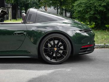 Porsche 992 I Targa 4S — photo 12