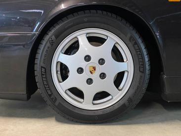 Porsche 964 Carrera 4 Coupe — photo 8