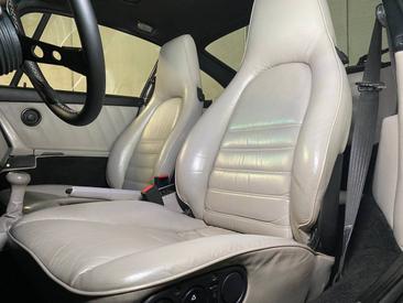 Porsche 964 Carrera 4 Coupe — photo 14