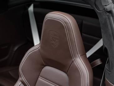 Porsche 992 I Targa 4S — photo 19