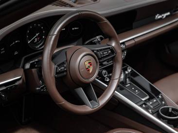 Porsche 992 I Targa 4S — photo 20