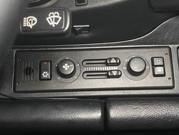 Porsche 964 Carrera 4 Coupe — photo 23