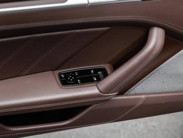 Porsche 992 I Targa 4S — photo 25