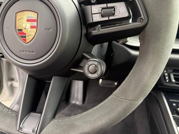 Porsche 992 I Carrera Cabriolet — photo 26