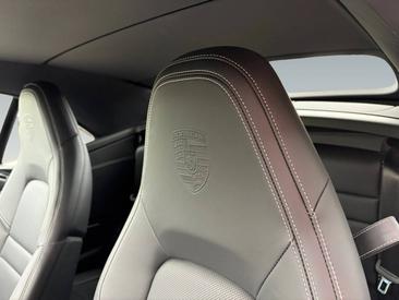 Porsche 992 I Carrera Cabriolet — photo 28