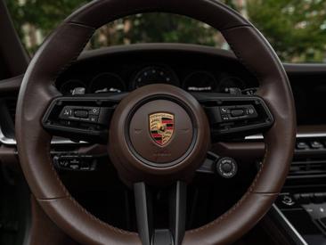 Porsche 992 I Targa 4S — photo 31