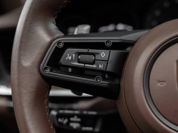 Porsche 992 I Targa 4S — photo 35