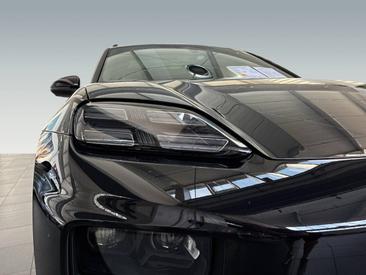 Porsche Macan Electrique 4S — photo 9