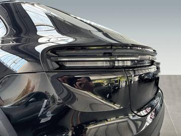 Porsche Macan Electrique 4S — photo 10