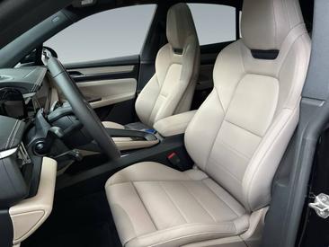 Porsche Macan Electrique 4S — photo 12