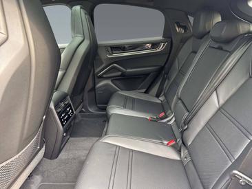Porsche Cayenne III Coupé Black Edition — photo 16