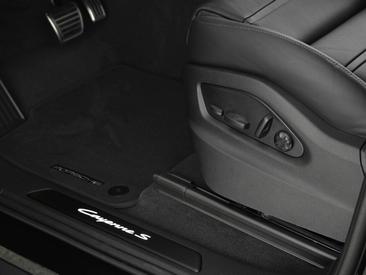 Porsche Cayenne III S E-Hybrid Black Edition — photo 25