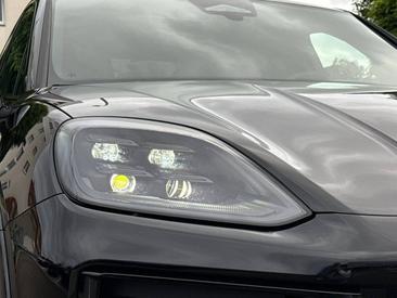 Porsche Cayenne III E-Hybrid Coupé Black Edition — photo 9