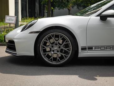 Porsche 992 II Carrera — photo 6