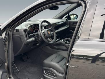 Porsche Cayenne III E-Hybrid Coupé Black Edition — photo 11