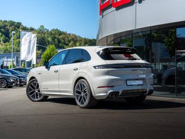 Porsche Cayenne III E-Hybrid Black Edition — photo 4