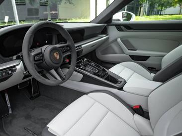 Porsche 992 II Carrera — photo 13