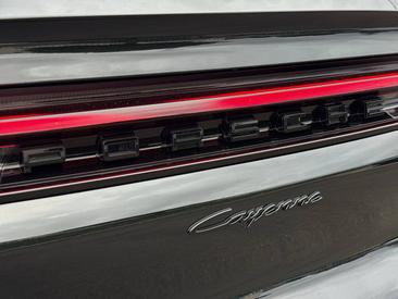 Porsche Cayenne III E-Hybrid Coupé Black Edition — photo 16