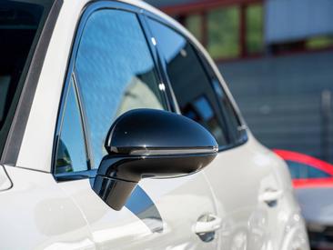 Porsche Cayenne III E-Hybrid Black Edition — photo 12
