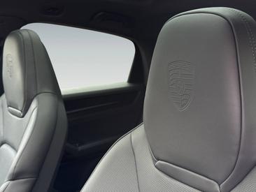 Porsche Cayenne III E-Hybrid Coupé Black Edition — photo 22