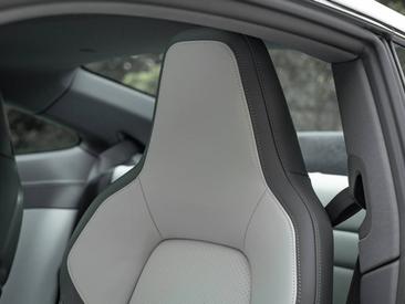 Porsche 992 II Carrera — photo 21