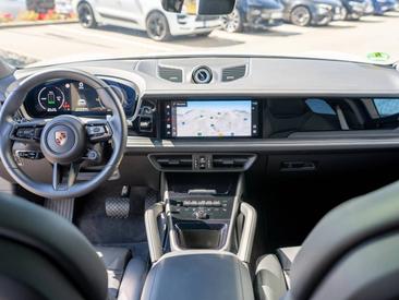 Porsche Cayenne III E-Hybrid Black Edition — photo 14