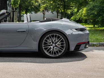 Porsche 992 I Carrera 4S Cabriolet — photo 11