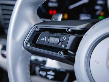 Porsche 992 I Carrera 4 GTS — photo 25