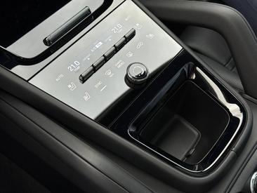 Porsche Cayenne III E-Hybrid Coupé Black Edition — photo 27