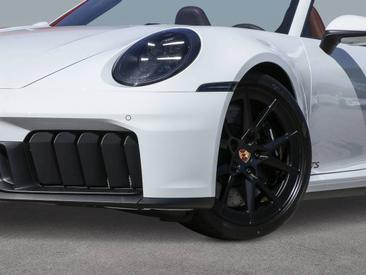 Porsche 992 II Carrera 4 GTS Cabriolet — photo 8