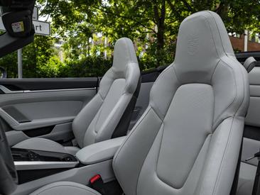 Porsche 992 I Carrera 4S Cabriolet — photo 14