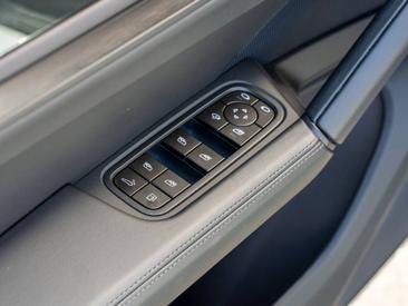 Porsche Cayenne III E-Hybrid Black Edition — photo 22
