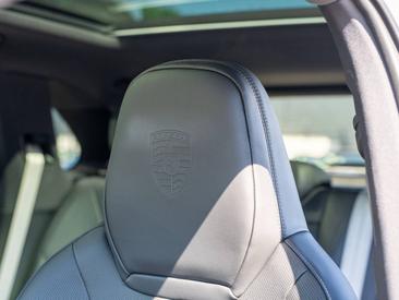 Porsche Cayenne III E-Hybrid Black Edition — photo 24