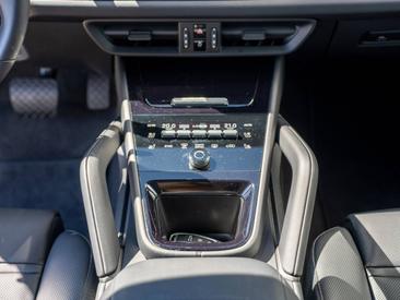 Porsche Cayenne III E-Hybrid Black Edition — photo 28