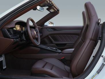 Porsche 992 II Carrera 4 GTS Cabriolet — photo 24