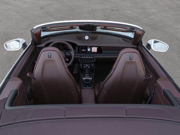 Porsche 992 II Carrera 4 GTS Cabriolet — photo 25