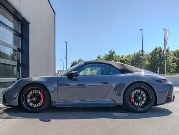 Porsche 992 II Carrera 4 GTS Cabriolet — photo 2