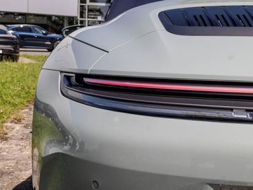 Porsche 992 II Carrera 4 GTS Cabriolet — photo 9