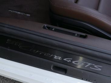 Porsche 992 II Carrera 4 GTS Cabriolet — photo 27