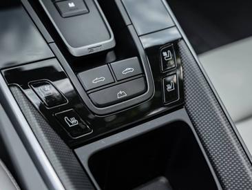 Porsche 992 I Carrera 4S Cabriolet — photo 29