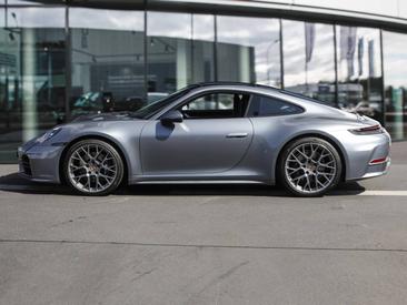 Porsche 992 II Carrera — photo 2