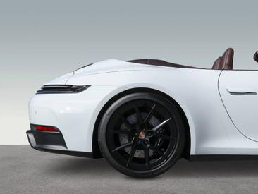 Porsche 992 II Carrera 4 GTS Cabriolet — photo 32