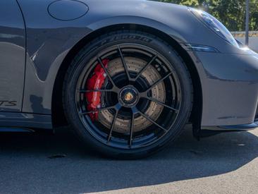Porsche 992 II Carrera 4 GTS Cabriolet — photo 11