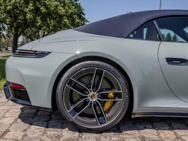 Porsche 992 II Carrera 4 GTS Cabriolet — photo 14