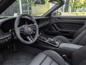 Porsche 992 II Carrera Cabriolet — photo 13