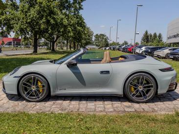 Porsche 992 II Carrera 4 GTS Cabriolet — photo 16