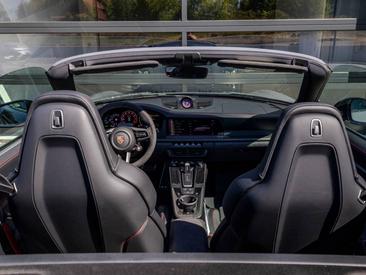 Porsche 992 II Carrera 4 GTS Cabriolet — photo 19