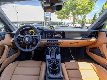 Porsche 992 II Carrera 4 GTS Cabriolet — photo 25