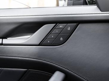 Porsche 992 II Carrera Cabriolet — photo 31