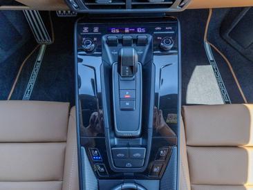 Porsche 992 II Carrera 4 GTS Cabriolet — photo 30